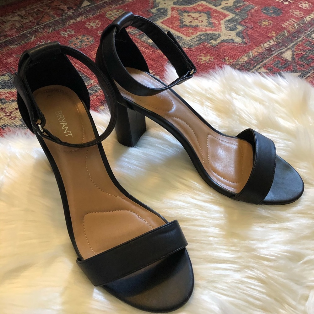 ❌ LANE BRYANT ❌ black strappy wide width heels
